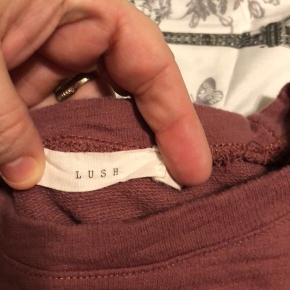 Lush size medium long sleeve - Picture 5 of 7